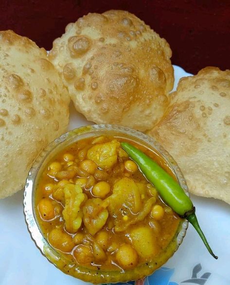 #Bengali #eating #breakfast #Lance #indian #food #drink #dinner #good_morning #good_evening #good_night #হ_য_ব_র_ল Bengali Breakfast, Eating Breakfast, Morning Breakfast, Morning Food, Indian Food, Pretty Food, Chana Masala, Aesthetic Food, Food Pictures