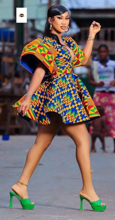 Kente Fashion, Ankara Blouse, African Designers, Classy Short Dresses, Elegant Dresses Short, African Prom Dresses, African Print Dress Ankara, Ankara Gowns, Kente Styles