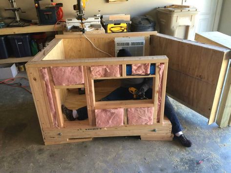 Double Dog House, Building A Dog Kennel, Pallet Dog House, Insulated Dog House, Craft Hacks, Build A Dog House, Large Dog House, Dog House Plans, Outdoor Dog House