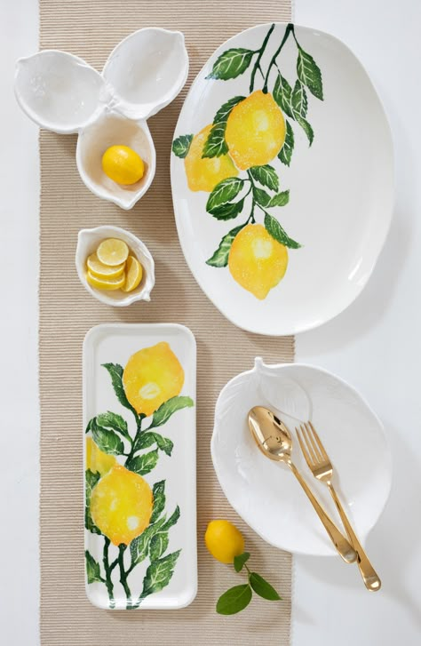 Serve up your favorite dishes and appetizers with this zesty lemon platter inspired by the bright and beautiful bounty of the Amalfi Coast. 12.25" x 17" Earthenware clay Dishwasher and microwave safe Made in Italy Lemon Pottery Painting, Lemon Pottery, Ceramics Painting, Italian Dinnerware, Lemon Set, Keramik Design, Olive Oil Bottles, Italian Pottery, The Amalfi Coast