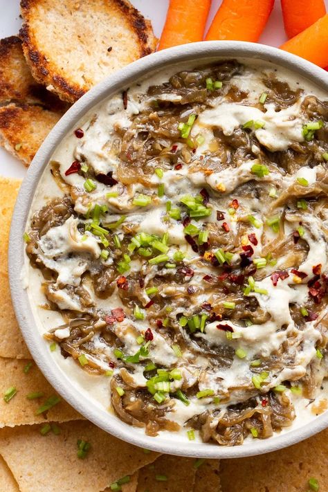 Dip For Parties, Vegan Party Snacks, Vegan Super Bowl, Vegan Apps, Dip Vegan, Vegan Appetizers Recipes, Onion Dip Recipe, Vegan Dips, Healthy Superbowl