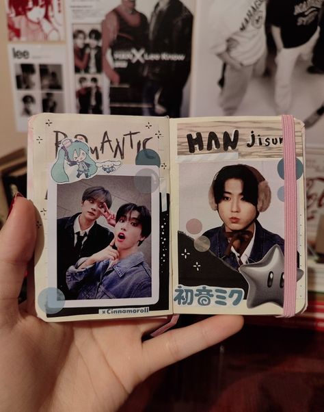 Skz Album Cover Aesthetic, Straykids Scrapbook, Sketch Book Decoration Ideas, Stay Aesthetic Skz, Small Notebook Ideas, Skz Scrapbook, Straykids Journal, Skz Journal, Mini Journaling