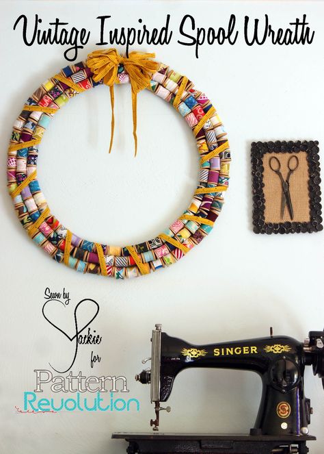 Spool Wreath, Wooden Thread Spools, Wooden Spool Crafts, Spool Ideas, Spools Of Thread, Spool Crafts, Fabric Bed Frame, Applique Pillows, Sewing Room Decor