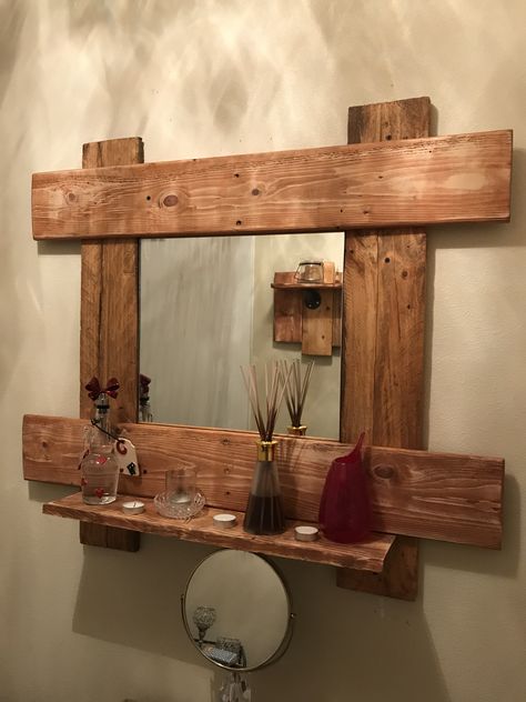 Pallet Bathroom, Rustic Bathroom Mirrors, Decorative Bathroom Mirrors, Bathroom Wood Shelves, Made From Pallets, Woodworking Shop Plans, Diy Home Bar, Diy Bathroom Storage, Wooden Pallet Furniture