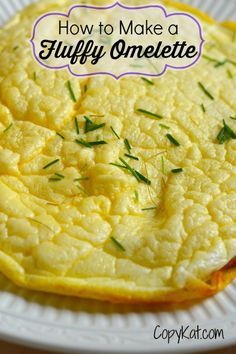 How to Make a Fluffy Omelette - this omelette is low carb and easy to make.  Recipe from CopyKat.com #lowcarb Types Of Omelettes, How To Make The Best Egg Omlet, Best Omlete Recipe, Special Omelette, Omlet Recipes Easy, Fluffy Omelette Recipe, Impressive Breakfast, Fluffy Omelette, Omlet Recipes