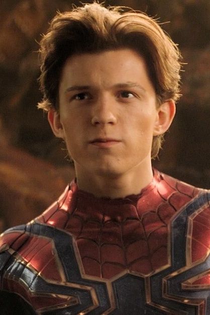 Spiderman Haircut, Curtain Hairstyles, Tom Holland Haircut, Image Spiderman, Tom Holland Zendaya, Tom Holland Imagines, Tom Holland Peter Parker, Marvel Photo, Tom Holland Spiderman