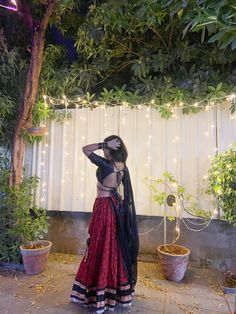 Indian Outfit Poses, Navratri Poses Ideas, Indian Outfits Aesthetic, Navratri Fits, Garba Look, Desi Look, Navratri Outfits, Garba Outfit, Desi Fits