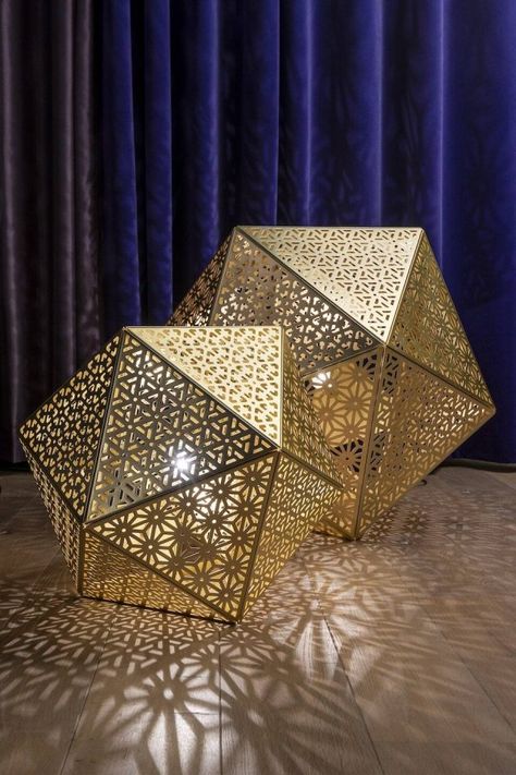 Tribute to the shadow. This light gives a fantastic shadow play on the nearby wall or ceiling. Because of the pattern, the lamp is also beautiful when it is switched off. Available as a suspension, floor and table lamp. Aakash Kandil, Kinetic Facade, Ramadan Theme, Platonic Solids, Diwali Lights, Moroccan Lighting, Platonic Solid, Panel Room Divider, Shadow Play