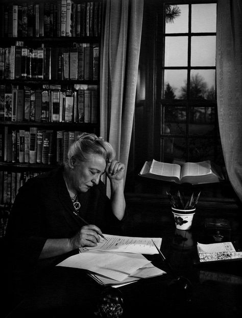 Pearl S Buck, Yousuf Karsh, Writers Desk, Bertrand Russell, Nobel Prize In Literature, John Steinbeck, Women Writing, Writers Write, Nobel Prize