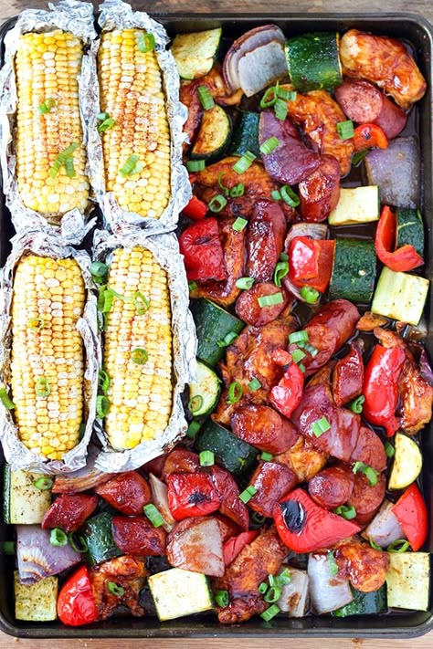 Sheet Pan Bbq Chicken, Pan Bbq Chicken, Bbq Chicken Dinner, Easy Sheet Pan Dinners, Pan Cooking, Sheet Pan Suppers, Sheet Pan Dinners Recipes, Diner Recept, Recipe Sheets