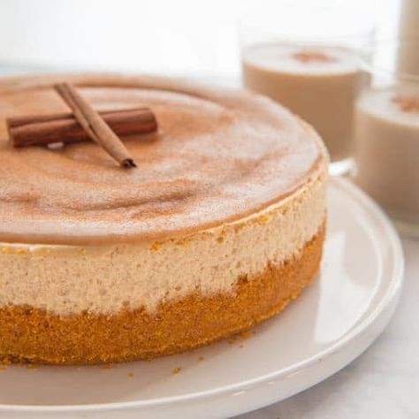 Coquito Cheesecake Recipe, Coquito Cheesecake, Rum Cheesecake, Cheesecake Coconut, Baked Graham Cracker Crust, Coquito Recipe, Boricua Recipes, Flan Recipe, Creamy Desserts