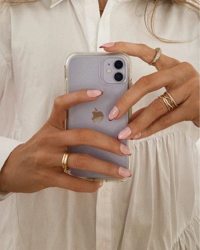 Nail Ideas Pink, Lilac Aesthetic, Apple Smartphone, Apple Iphone Accessories, Aesthetic Gold, Iphone Life Hacks, Apple Mobile, Lavender Aesthetic, Iphone Obsession