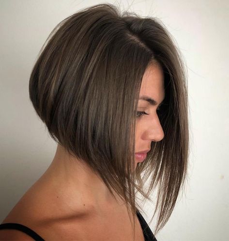 Sharp Angled Brown Bob Aline Haircuts, Line Bob, A Line Haircut, Razored Haircuts, Line Bob Haircut, A Line Bob, A Line Bobs, Latest Haircuts, Corte Bob