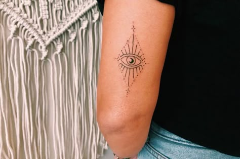 Triangle Tattoo Design, Tricep Tattoos, Third Eye Tattoos, Evil Eye Tattoo, Eye Tattoo, Feminine Tattoos, Tattoo Styles, Compass Tattoo, Inspirational Tattoos