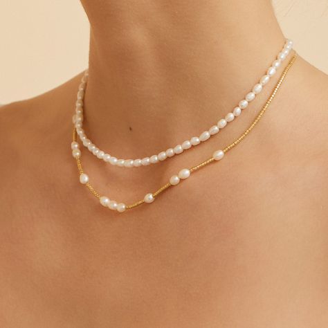 Pearl Necklace Choker, Phone Wristlet, Stacked Earrings, Personalized Clothes, Pearl Gemstone, Pearl Choker, Seed Bead Jewelry, Chain Choker, Gold Pearl