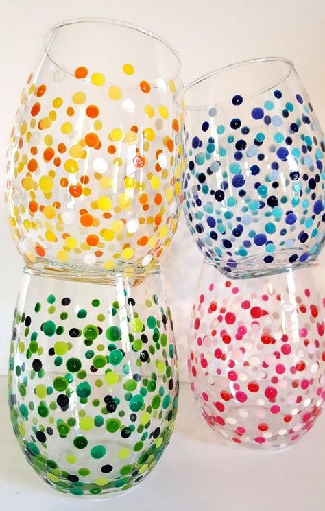 Diy Wine Glasses Painted, Paint Diy Crafts, Painting Glass Jars, Wine Glass Designs, Painted Glassware, Diy Wine Glasses, Hand Painted Glassware, Painting Glass, Glass Painting Designs