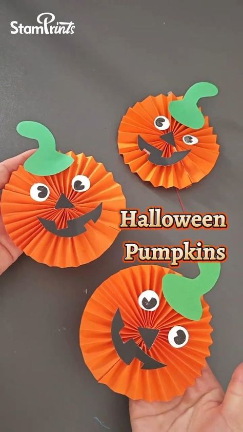 Halloween Diy Kids, Craft For Halloween, Paper Pumpkin Craft, Strašidelný Halloween, Bricolage Halloween, Pumpkin Ornaments, Halloween Crafts Preschool, Pumpkin Craft, Halloween Paper Crafts