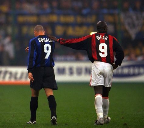 Classic Football Pictures & Clips 1860 - 2000 Ronaldo Inter, George Weah, Ronaldo 9, Legends Football, Football Images, Football Is Life, Football Photos, World Football, Retro Football