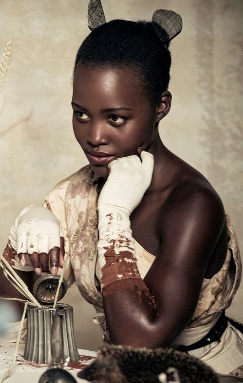 Black Alice In Wonderland, Pirelli Calendar, Naomi Campbell, Brown Skin, World Of Fashion, Trend Setter, Alice In Wonderland, Black And Brown, Skin