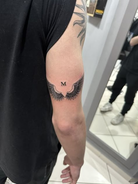 New Trend Tattoo For Men, Triceps Tattoo Men, Tattoo Hombre Brazo, West Coast Tattoo, Coast Tattoo, Inside Of Arm Tattoo, Tricep Tattoos, Band Tattoos For Men, Small Chest Tattoos