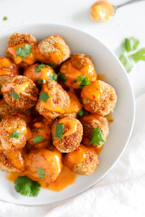 Fast Appetizers Easy, Asian Seasoning, Bang Bang Sauce, Bang Bang Chicken, Chicken Balls, Chicken Meatball Recipes, Recipe Using Chicken, Ground Chicken Recipes, Meatballs Easy