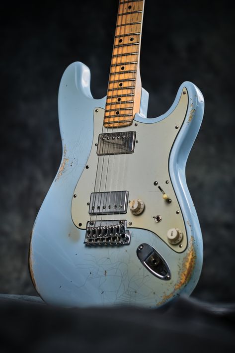 Refinish old Black American Standard, into Sonic blue NitroCellulosse.Total refinish body and neck. Sonic Blue Stratocaster, Blue Stratocaster, Fender Stratocaster Blue, Famous Guitarists, Sonic Blue, Guitar Ideas, Fender Electric Guitar, Fender Custom Shop, Blues Guitar