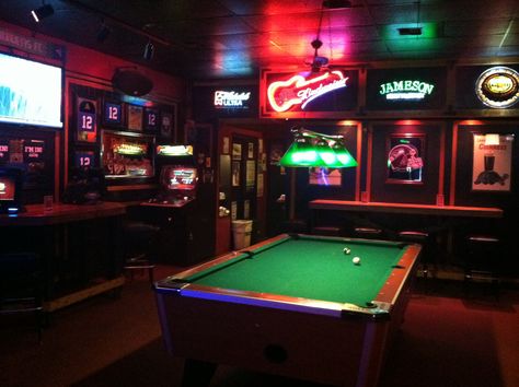 Resturant Decor, Sport Bar Design, Pool Tables For Sale, Billiards Bar, Snooker Room, Dream Basement, Pub Sheds, Pool Halls, Retro Cafe