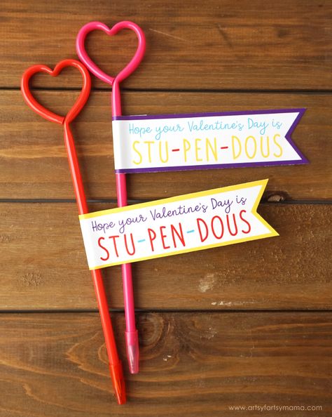 Wish friends or classmates a "Stu-Pen-Dous" Valentine's Day with these Free Printable Pen Valentines! Pen Valentine Printable Free, Pen Valentines Ideas For Kids, Valentines Day Pens, Pen Valentine Printable, Pen Gift Tag, Pen Valentines, Happy Valentines Day Wishes, School Giveaways, Valentines Day Memes