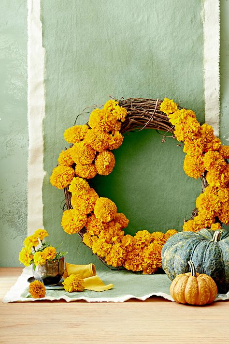 Thanksgiving Altar Decorations, Natural Fall Decor, Crochet Autumn, Fall Home Decor Ideas, Fall Color Schemes, Fall Decor Dollar Tree, Fall Decorating Ideas, Casa Halloween, Easy Fall Decor