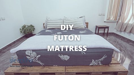 DIY futon (how to make one) Futon Bed Diy, Diy Futon Mattress, Futon Bed Ideas, Futon Makeover, Hotel Mattress, Japanese Futon Mattress, Diy Futon, Rv Mattress, Cheap Mattress