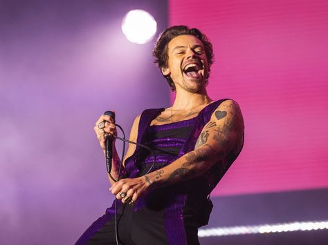 Bbc Radio 1, Harry Styles Cute, Harry Styles Wallpaper, Harry Styles Pictures, Harry Styles Photos, Mr Style, Bbc Radio, Harry Edward Styles, Edward Styles