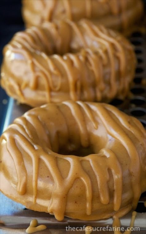 Baked Buttermilk Pumpkin Donuts - so easy and so delicious - a great taste of the season. These are baked, not fried! Glazed Donuts, Pumpkin Spice Syrup, Maple Glaze, Baked Donuts, Glaze Recipe, Donut Recipes, Brown Butter, Beignets, Pumpkin Recipes