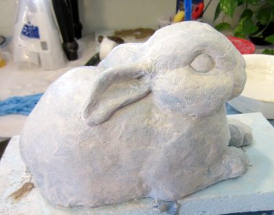 Paper Mache Bunny – 3 Experiments in One – Ultimate Paper Mache Upcycle Paper, Diy Paper Mache, Clay Recipe, Paper Mache Projects, Making Paper Mache, Paper Mache Animals, Paper Mache Clay, Trendy Diy, Black And White Art Drawing