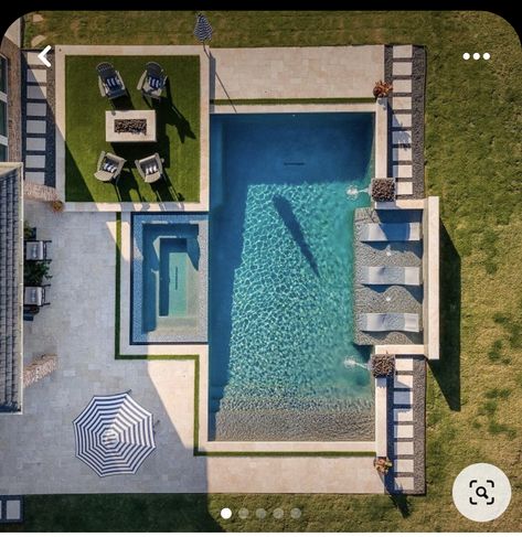 Tropical Swimming Pool, Bright Cushions, Ideas De Piscina, Square Pool, Geometric Pool, Rectangle Pool, Dream Backyard Pool, Organizing Products, Outdoor Pool Area