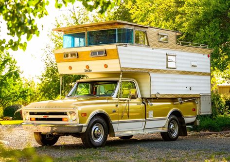 Cabover Camper, Camper Jacks, Slide In Truck Campers, Sky Lounge, Pickup Camper, Rv Motorhomes, Truck Bed Camper, Pickup Trucks Bed, Vintage Campers Trailers