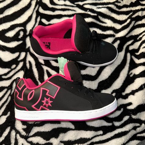 DC WOMEN'S COURT GRAFFIK SHOES' 💕size 9 , 8.5 works... - Depop 2000s Dc Shoes, Pink Dc Shoes, Swaggy Shoes, Dc Boots, Dc Court Graffik, Dc Shoes Women, Anime Y2k, Dc Logo, Roblox Clothes