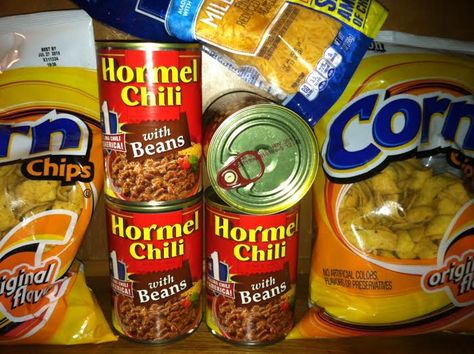 Frito Pie With Canned Chili, Chili Frito Pie Recipe Easy, Frito Chili Pie Recipe Easy, Frito Pie Recipe With Canned Chili, Hormel Chili Recipe, Chili Frito Pie, Frito Chili Pie Recipe, Chili Pie Recipe, Chili Frito