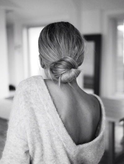 Find all the inspiration you need to get out the door looking your best each morning with these gorgeous (and easy to recreate!) low messy buns. Casual Bun, 5 Minute Hairstyles, Beautiful Buns, Knot Bun, Low Bun Hairstyles, Hair Updos, Bun Hairstyles, Summer Hairstyles, Hair Looks