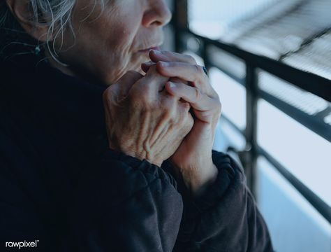 Old woman warming up herself in a cold winter day | premium image by rawpixel.com / Teddy Rawpixel Elderly Woman Aesthetic, Old People Aesthetic, Old Woman Photography, Old Lady Aesthetic, Old Woman Aesthetic, Convent Life, Grandma Gnome, Roman Aesthetic, Cold People