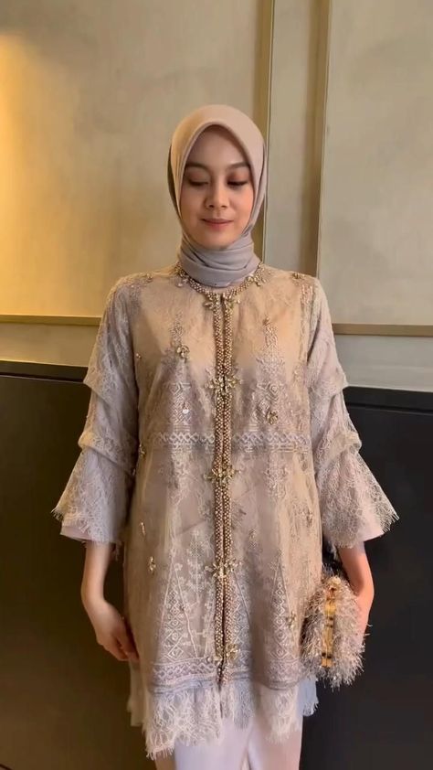 Mix And Match Outfits Hijab, Dress Brokat Modern, Model Dress Kebaya, Dress Muslim Modern, Kondangan Outfit, Kebaya Modern Dress, Dress Pesta, Kebaya Dress, Lace Dress Design