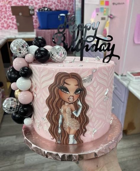 32 Cake Birthday, Bratz Birthday Theme, Bratz Cake Ideas, Bratz Birthday Cake, Estilo Bratz, Bratz Birthday, Bratz Party, 26 Birthday Cake, Drippy Cakes