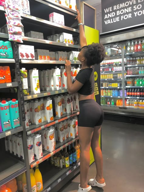 Crocs Gym Outfit, Shorts Outfits Ideas, Crocs Outfit Summer, Black Crocs Outfit, White Crocs Outfit, Biker Short Outfits Baddie, Hairstyle On Natural Hair, Grocery Store Photoshoot, Grocery Store Aesthetic