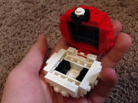 Lego Pokeball Variations Cool Lego Ideas Easy, Easy Lego Creations With Instructions, Pokémon Lego, Lego Diy Ideas, Diy Lego Star Wars Designs, Pokemon Lego Ideas, Lego Pokeball, Diy Pokeball That Opens, Lego Pokemon Instructions