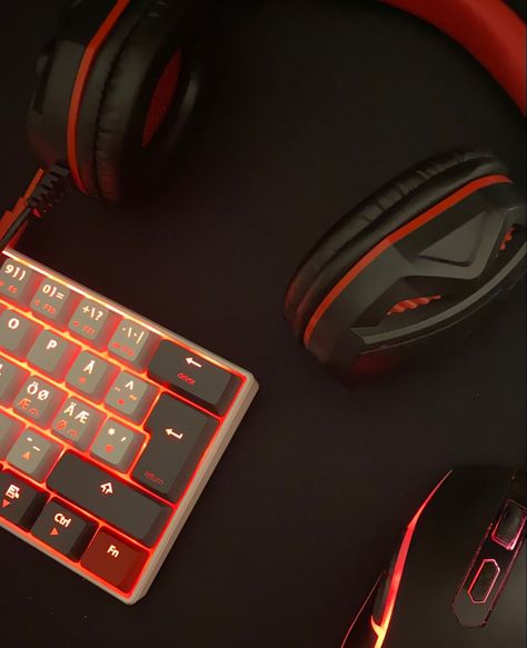 Gaming Red Aesthetic, Orange Gamer Aesthetic, Orange Gaming Aesthetic, Alvin Boy Aesthetic, Orange Boy Aesthetic, Gamer Guy Room Aesthetic, Red Male Aesthetic, Red Guy Aesthetic, Red Gamer Aesthetic