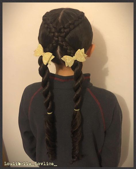 Twist Pigtails, Pigtails Braids, Lace Braids, Find Hairstyles, Rope Twist, French Braid, Hairstyle Ideas, Pretty People, Winter Hats