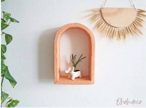 How to make a faux clay Arch-shaped shelf – Home and Garden Cardboard Wall Shelf, Clay Shelf, Cardboard Shelf, Arch Shelf, Cardboard Wall, Terracotta Paint, Carton Diy, Clay Decor, Clay Wall Hanging