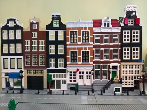 Minecraft Amsterdam House, Minecraft Amsterdam, Amsterdam Style, Lego Houses, Lego Town, Lego Club, Amsterdam Houses, Minecraft Inspiration, Awesome Lego