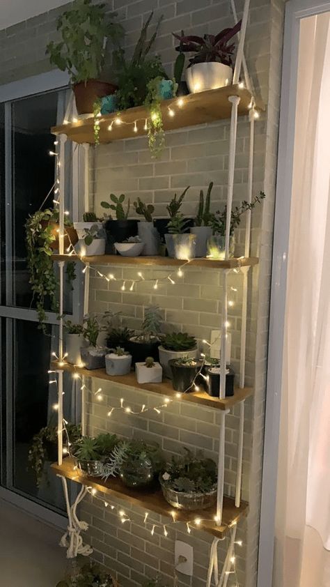 17 Stunning Small Balcony Decorating Ideas to Copy - By Kimberly Faye Balcon Mic, Small Apartment Balcony Ideas, Balkon Decor, Balcony Design Ideas, Small Balcony Design, Balcony Plants, Balcony Ideas Apartment, Apartment Patio, Small Balcony Decor