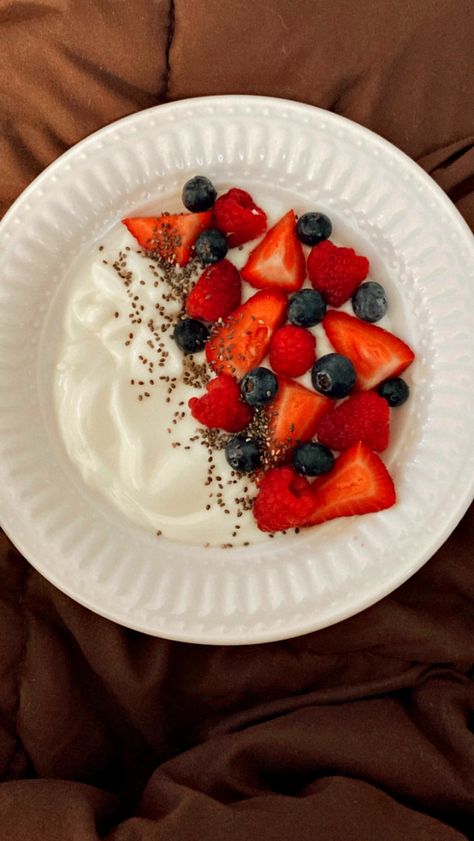 Vanilla Greek yogurt with raspberry’s,strawberries,blueberries,and chia seeds Greek Yogurt And Berries, Raspberry Yogurt, Blueberry Breakfast, Strawberries Blueberries, Vanilla Greek Yogurt, Yogurt Bowl, Strawberry Blueberry, Fresh Berries, Chia Seeds