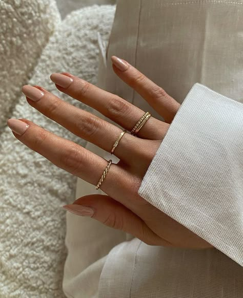 Classy Ring Stack, Golden Rings, Nail Ring, Golden Ring, Womens Fashion Inspiration, Classy Jewelry, Jewelry Essentials, Jewelry Lookbook, Fancy Jewelry